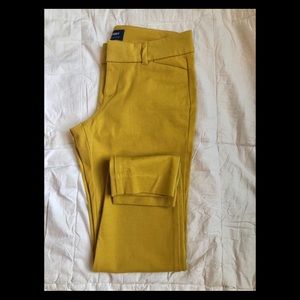 Old Navy Pixie Mid-Rise